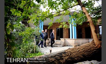 بازدید شهردار تهران ار خانه نیما یوشیج 32