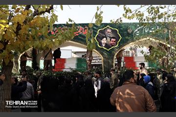 تشییع پیکرهای ۱۰۰ شهید گمنام از مقابل دانشگاه تهران 27