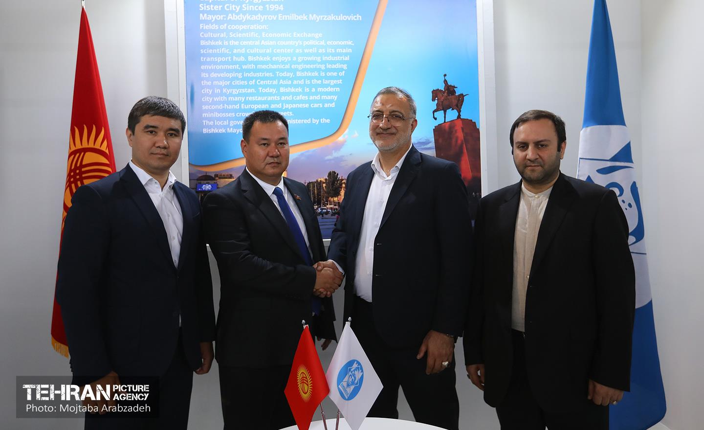 بازدید شهردار تهران از نمایشگاه شهرهای خواهرخوانده و توانمندی های مدیریت شهری تهران