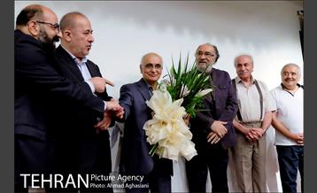 بزرگداشت هوشنگ مرادی کرمانی در تولد ماه 48