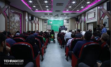 دیدار معاون مالی و اقتصاد شهری شهرداری تهران با نخبگان و فرهیختگان منطقه 19 30