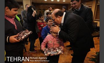 دیدار بچه های باغچه بان با شهردار منطقه شش 14