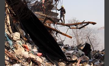 دومین روز عملیات امداد و نجات حادثه پلاسکو-2 6