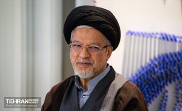 مراسم رونمایی از کتاب بداهه‌گویی در اجرای تلویزیونی