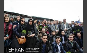 آیین غرس پنچ هزار اصله نهال در اراضی جنگل لویزان 38