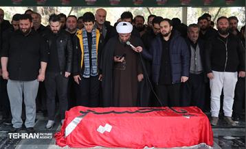 تشییع پیکر خبرنگار فقید مهدی علیرضایی (1) 4