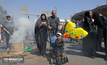 حضور کودکان در مراسم پیاده روی جاماندگان اربعین حسینی(ع) 22