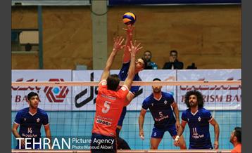 دیدار تیم های والیبال پیکان و سایپا 12