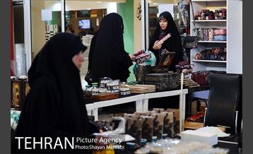 هفدهمین نمایشگاه عطر سیب 40