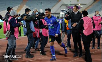 دیدار تیم های فوتبال استقلال تهران و فولاد خوزستان 4