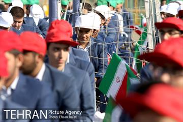 شهردار تهران در آیین نواختن زنگ سال تحصیلی جدید در دبیرستان ماندگار البرز 32