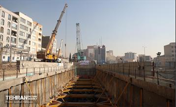 مونتاژ قطعه اصلی دومین دستگاه TBM خط 10 37