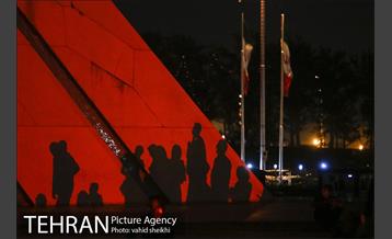 هزار توی زمان در برج آزادی 5