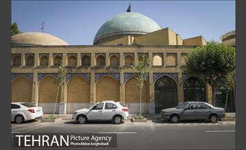 پارک خودرو‌ بین درختان چنار 2