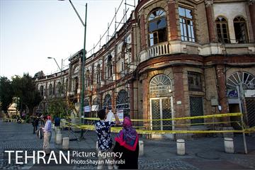 بازدید شهردار تهران از خسارت آتش سوزی اخیر میدان حسن آباد 7