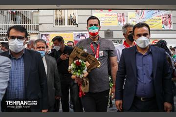 استقبال اهالی منطقه 17 از صادق بیگدلی قهرمان پاراالمپیک 2020 توکیو 4