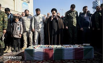 تشییع پیکر شهید گمنام در منطقه ۲۱