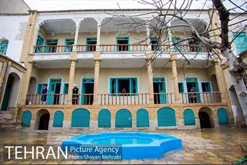 خانه موتمن الاطبا 26