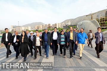 ششمین همایش پیاده روی خانوادگی بازنشستگان شهرداری تهران با حضور شهردار تهران 34
