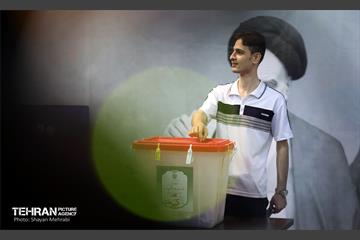 انتخابات چهاردهمین دوره ریاست جمهوری - حسینیه جماران 25