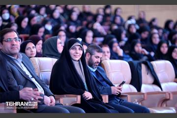 بزرگداشت مقام زن و مادر در برج میلاد 23