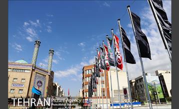 باز این چه شورش است که در خلق عالم است 13