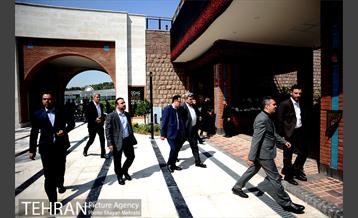 اهتزاز بزر‌گترین پرچم یا حسین (ع) 4