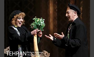 نمایش باغ آلبالو 27