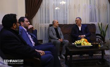 قرار خدمت؛ دیدار شهردار تهران با خانواده شهید مهدی داراب برکادهی 2