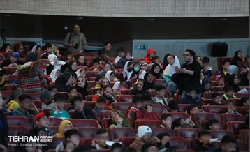 کنسرت رضا صادقی برای کودکان کار 38