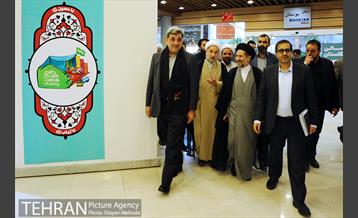 بازدید شهردار تهران از نمایشگاه عطر سیب 2