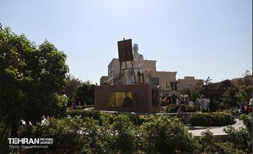 رونمایی مجسمه استاد کمال الملک 17