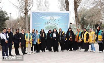 غرس ۱۱۰۰ نهال در منطقه ۱۱ 25