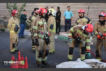ورود تانکر حامل سوخت به فروشگاه 3