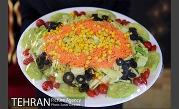 رستوران پردیس قلهک با پرسنل ناشنوا  12