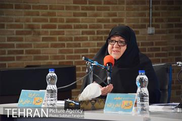نشست گفتگو و بررسی کتاب تقاطع انقلاب  18