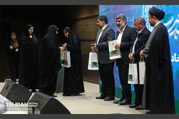 تجلیل از خادمان شهرداری در مرز مهران 7