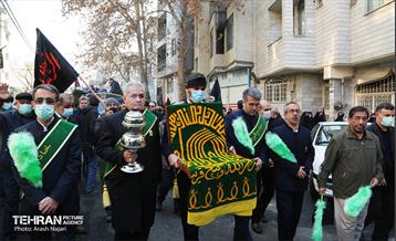 تشییع پیکر شهید گمنام در منطقه ۱۰