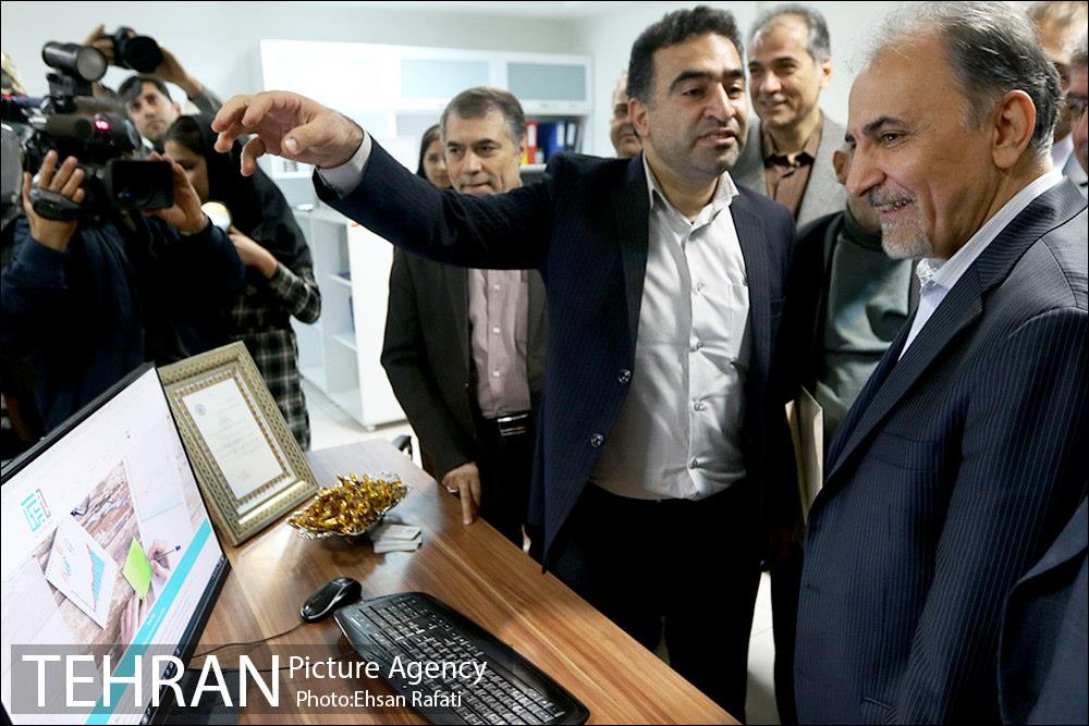 بازدید دکتر نجفی از مجتمع خدمات فناوری دانشگاه شریف‎ 1