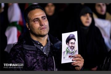 مراسم وداع با شهدای ناوشکن دنا در میدان ولیعصر(عج)