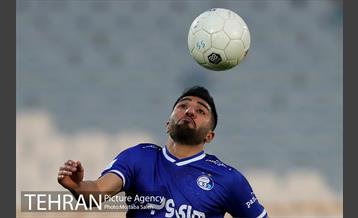 دیدار تیم‌های فوتبال استقلال و آلومینیوم اراک  11