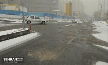 عملیات برف‌روبی در منطقه 2 4