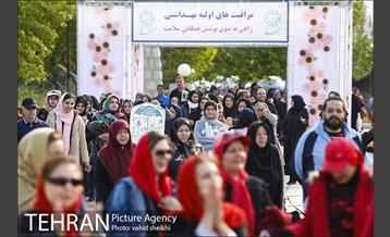 پیاده روی بزرگ خانوادگی به مناسبت هفته سلامت 8