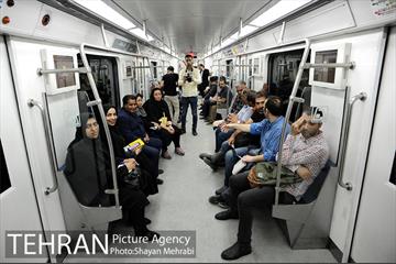شبگردی اصحاب رسانه در خط 7 مترو تهران 34
