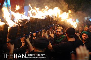 مشعل‌گردانی در دولت آباد تهران 24