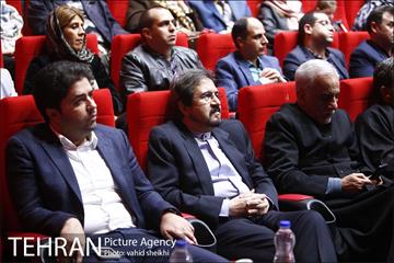 نشست  شهردار تهران با رهبران دینی،چهره های برجسته و شهروندان مسیحی آشوری و ارمنی 18