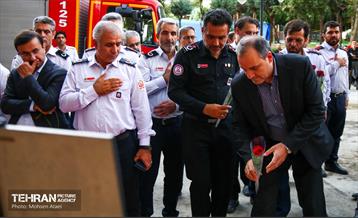 ادای احترام آتش نشان‌های تهران به شهدای جنگ ۱۲ روزه 47