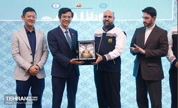 افتتاح نمایشگاه عکس ویتنام در ایستگاه مترو تجریش 18