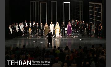 نمایش سقراط‎ 28