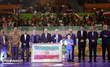 مراسم تجلیل از کشتی‌گیران قهرمان جهان (جشنی برای ایران) 5